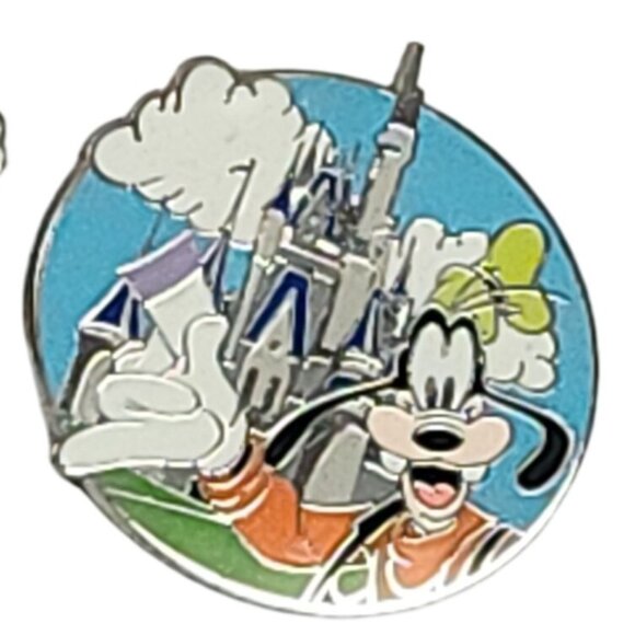 2009 Disney Pin Characters w/ Cinderella Castle Goofy Ltd Ed - Picture 2 of 5
